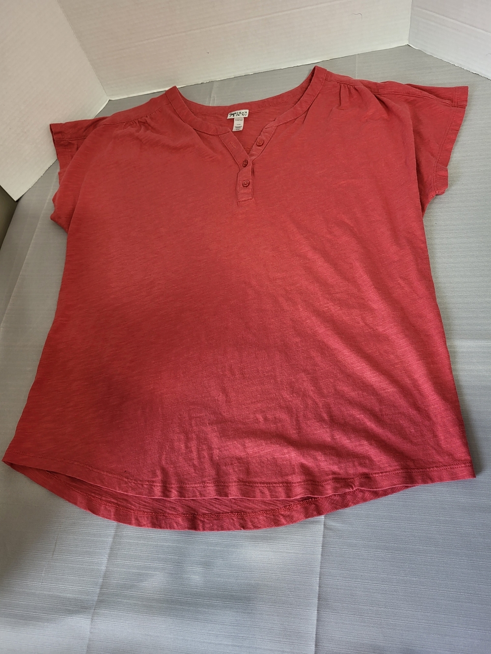 Short Sleeve Coral Henley Tee, Size Medium - Picture 5 of 5